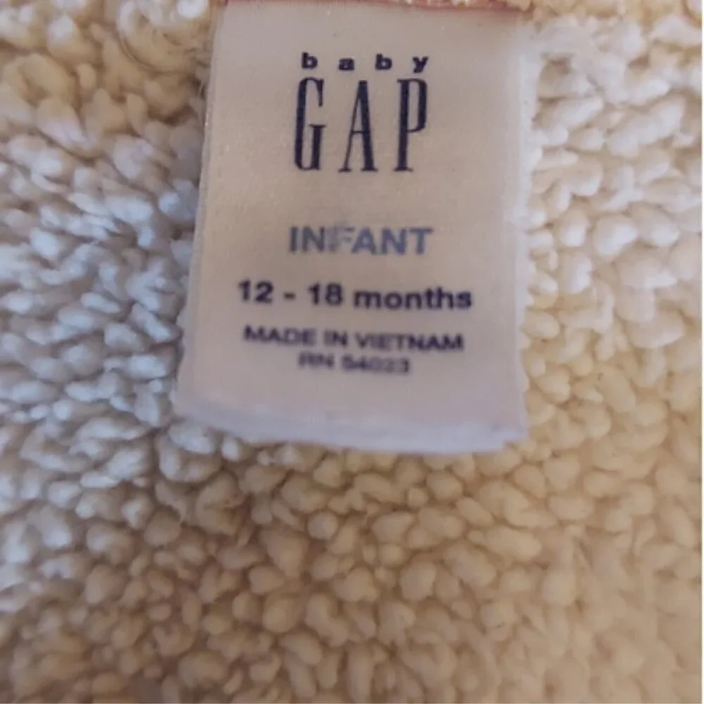GAP Soft pink  baby jacket. Size 12-18 mo. Soft, lightweight! Gift baby shower